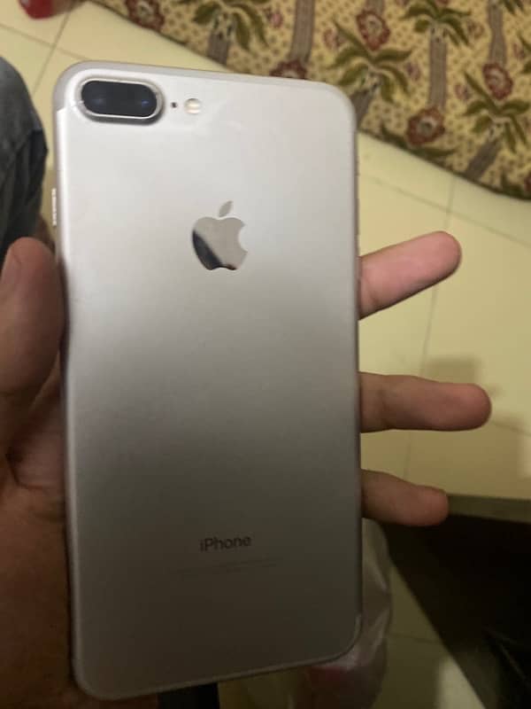 Iphone 7plus. . scratchless body  silver white colour …condition 10/10 1