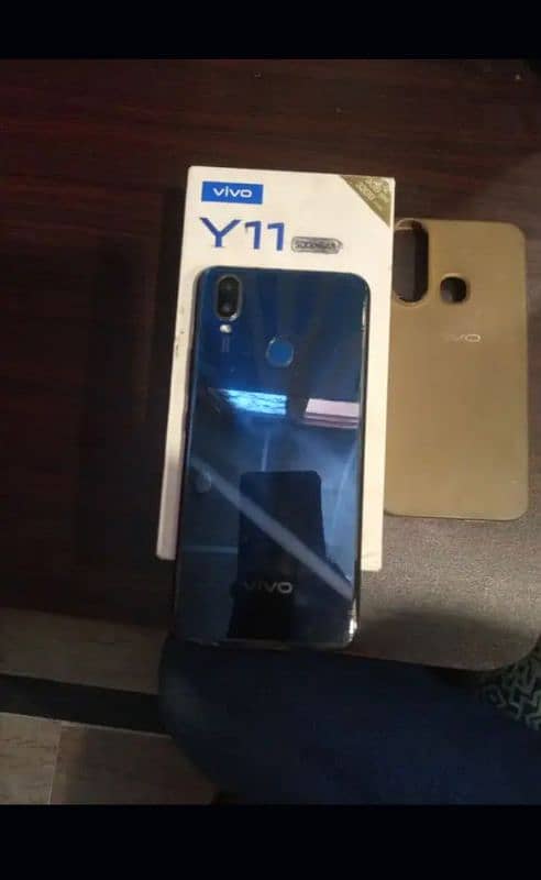 vivo y11 3 32 with box 0