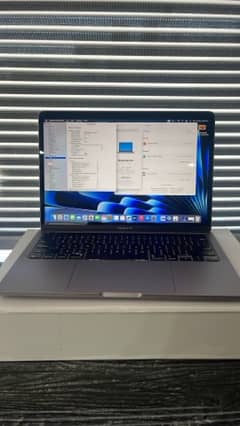 Macbook Pro 2020 M1 Chip 13”inch 16 Gb Ram 1Tb SSD