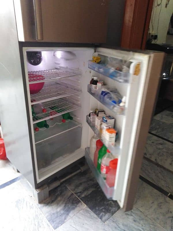 Haier full size Refrigerator 6