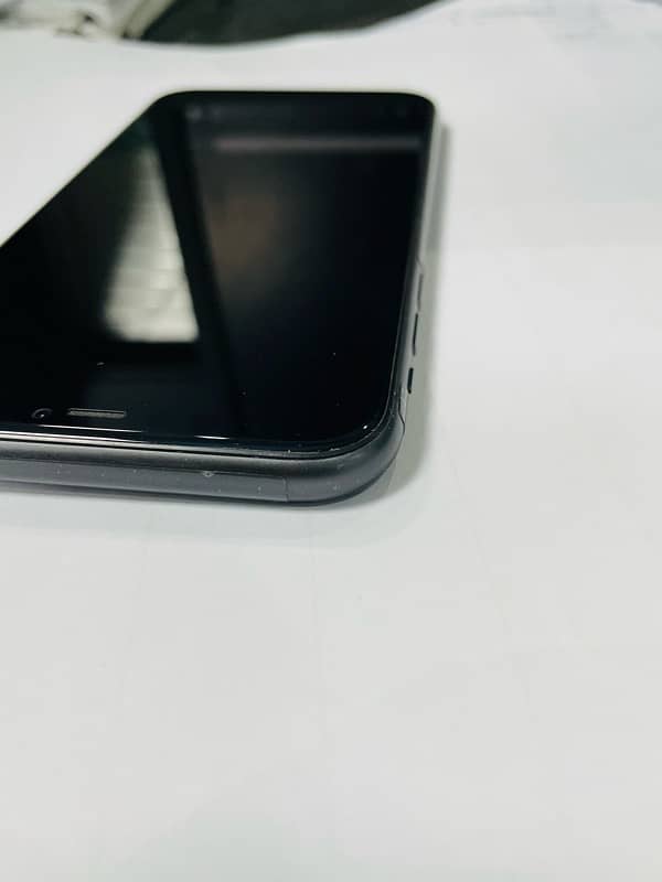 IPhone 11 (128gb) PTA Approved 4