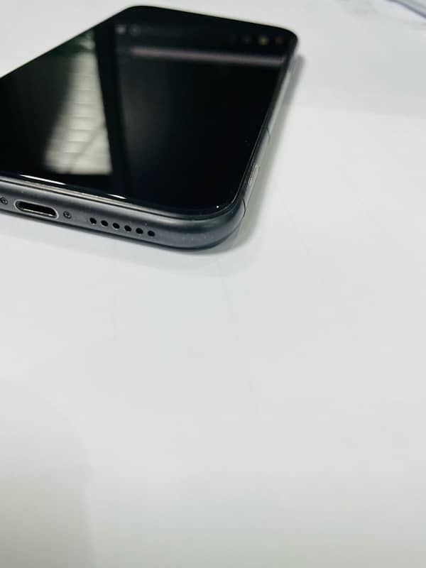 IPhone 11 (128gb) PTA Approved 5