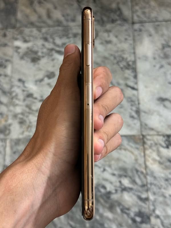 iphone xs max Dual sim pta aproved gold 64gb complete box waterpack 2