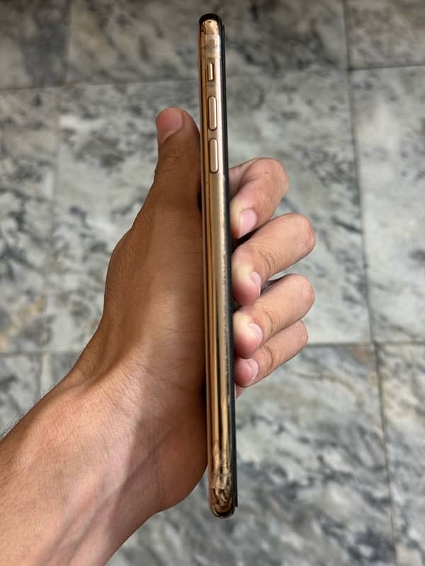 iphone xs max Dual sim pta aproved gold 64gb complete box waterpack 3