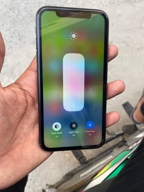 I PHONE XR(64) gb FACTORY UNLOCK 6