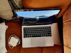 MacBook Pro (13-inch, 2016, Two Thunderbolt 3 ports)