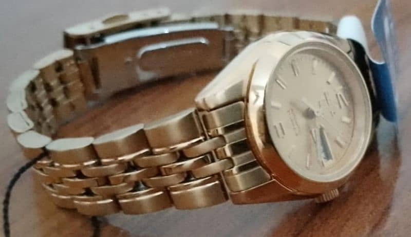 Seiko 5 Ladies Automatic Watch. 7