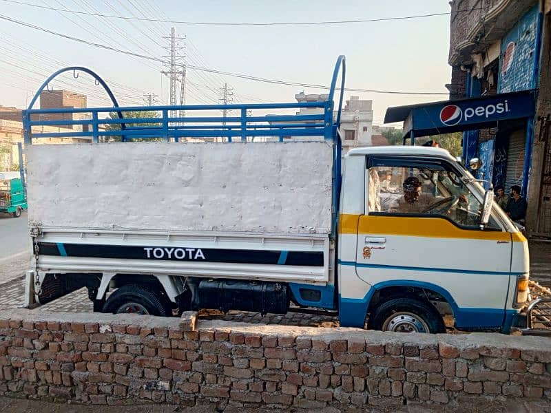 Toyota HIACE (LOADER) 6