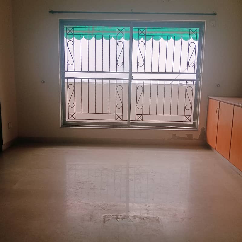 Top Location 1 Kanal Lower Portion Servant Quarter Available For Rent in DHA Phase 2 1