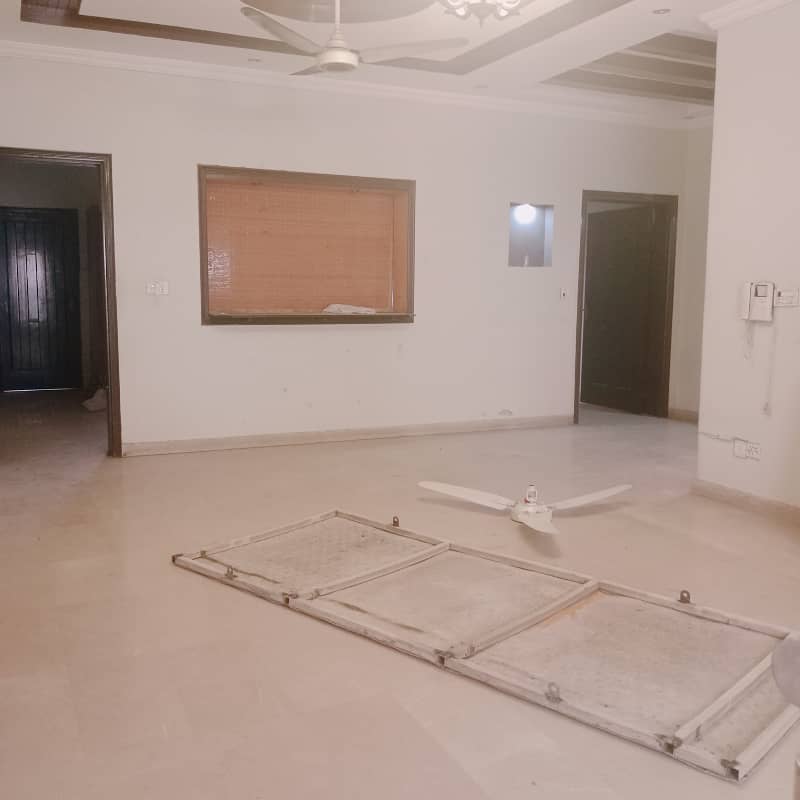 Top Location 1 Kanal Lower Portion Servant Quarter Available For Rent in DHA Phase 2 12