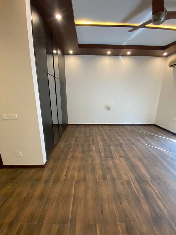 Separate Gate 1 Kanal Modern Brand New Upper Portion Available For Rent in Defence Phase 6 Near Park 6