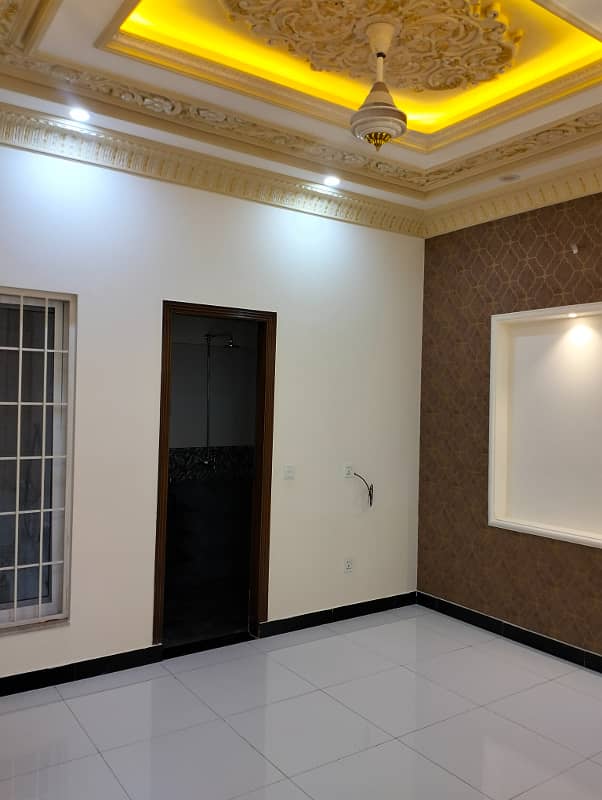 5Marla Brand New luxury House For Sale in johar Town hot location 12