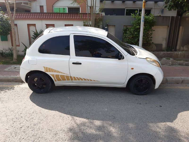 Nissan March Bolero 1000cc automatic 3