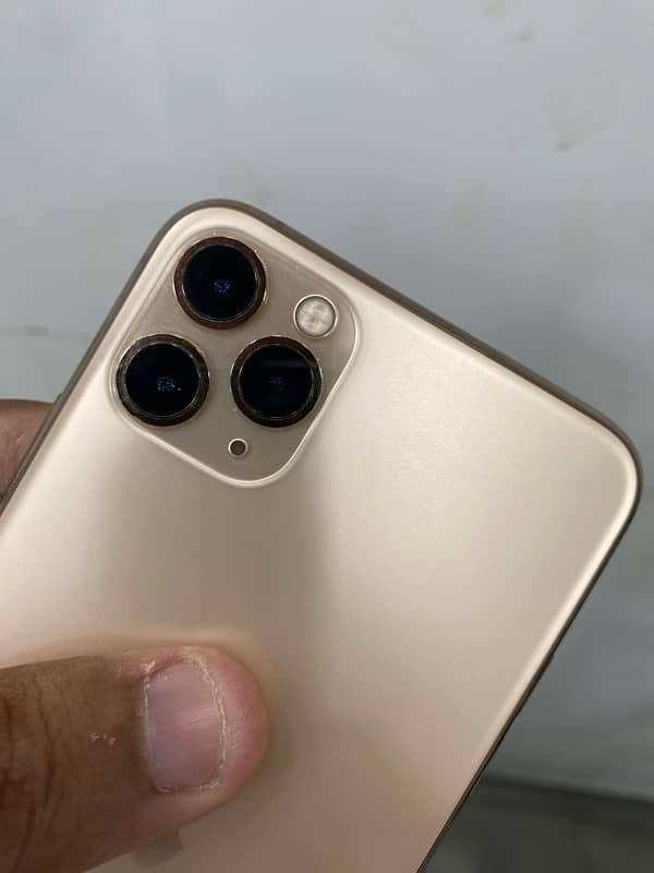 iphone 11 pro max 256Gb gold dual pta 90 health airtiet 1