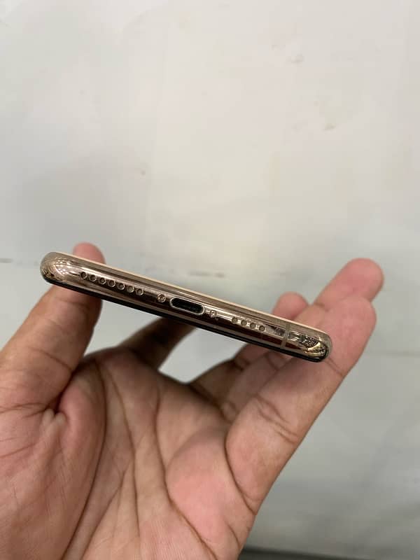 iphone 11 pro max 256Gb gold dual pta 90 health airtiet 2