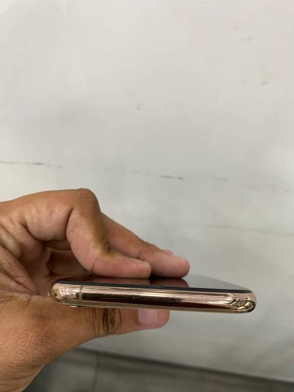 iphone 11 pro max 256Gb gold dual pta 90 health airtiet 7