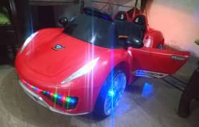 Kids baby car electric battery operated / remotecontrol Good condition