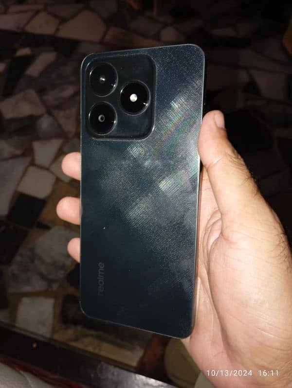 Realme C61 only 5 days used. 1