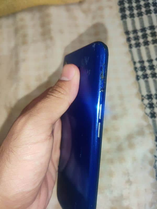 realme 3 i 10 by 6 condition ram room  3,32 3