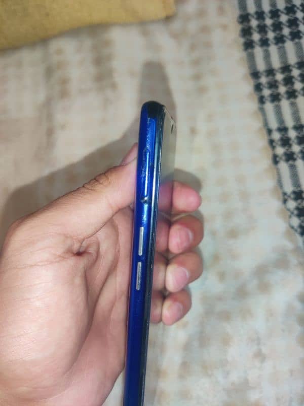 realme 3 i 10 by 6 condition ram room  3,32 4