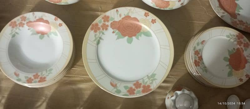 dinner set 4