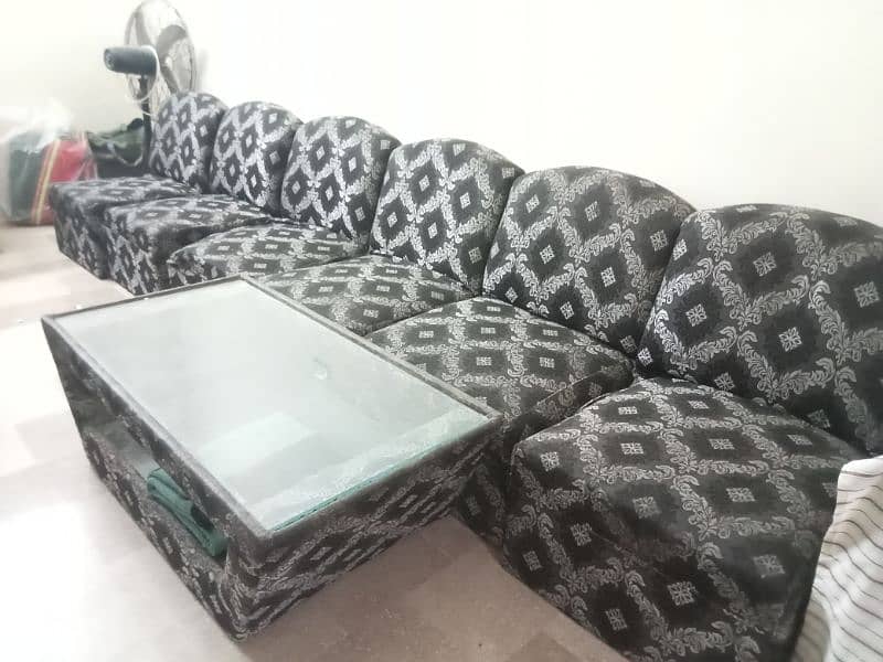 6 single seater sofa and 1 center table 2