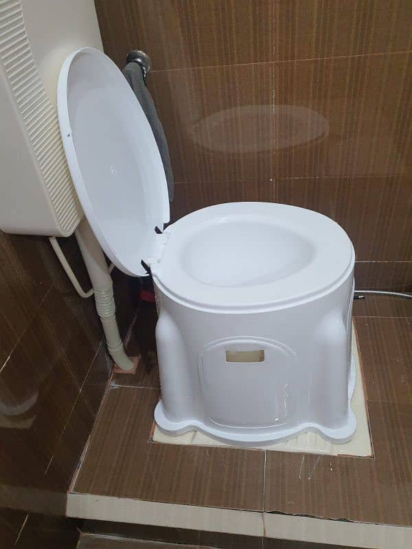 Full Plastic Commode Chair 03122348308 0