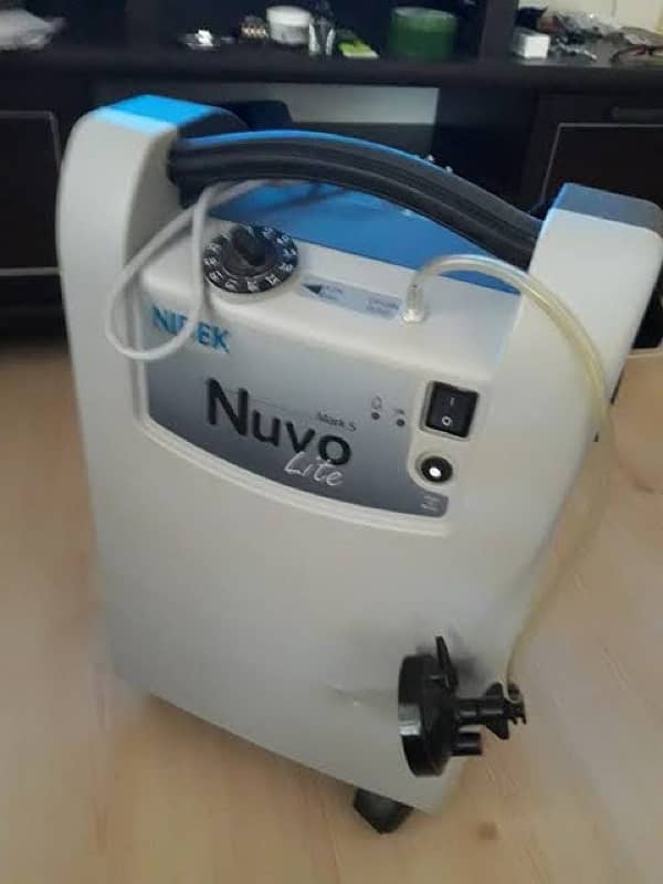 Nidek Nuvo Lite 0 - 5 LPM Oxygen Concentrator 1