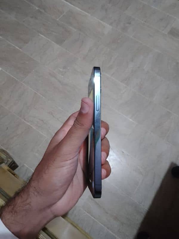 Apple iPhone 12 pro 2