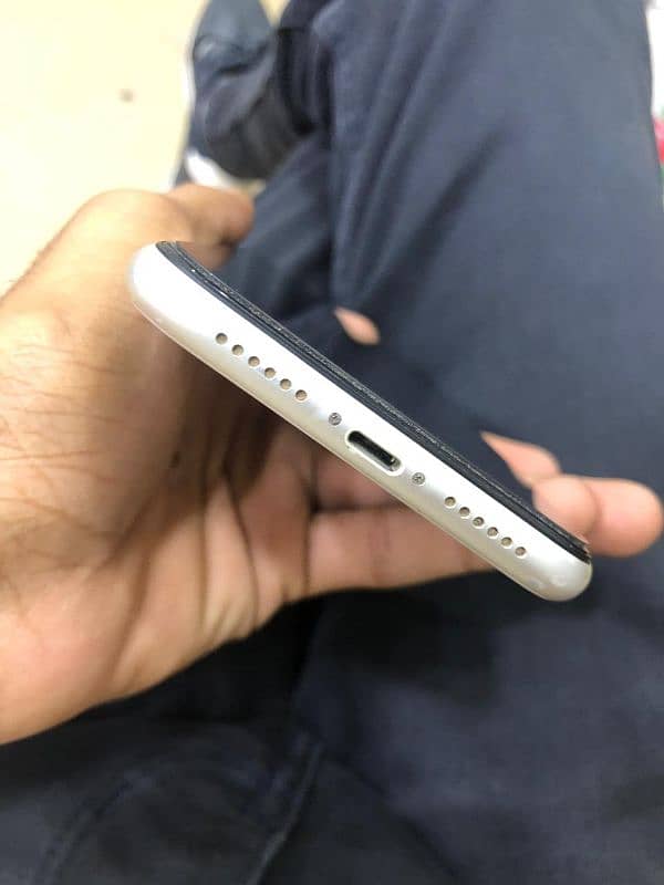 iphone 11 (64Gb) 5