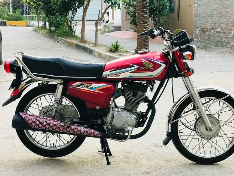 Honda CG-125 (Model 2016) 0