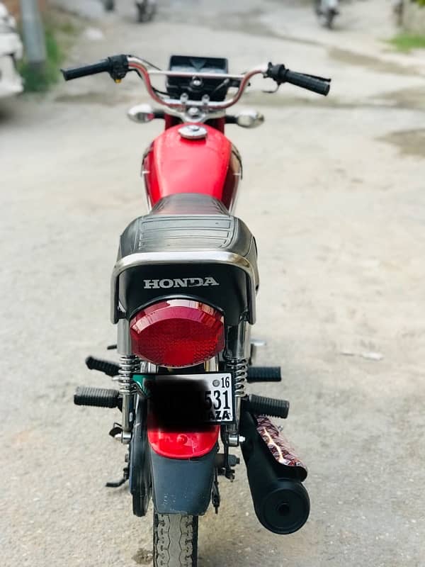 Honda CG-125 (Model 2016) 5