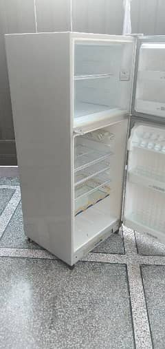 dawlance fridge in good condition