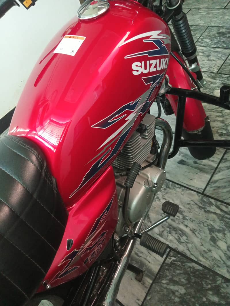 Suzuki GS 150 SE 2017 Red Colour 1