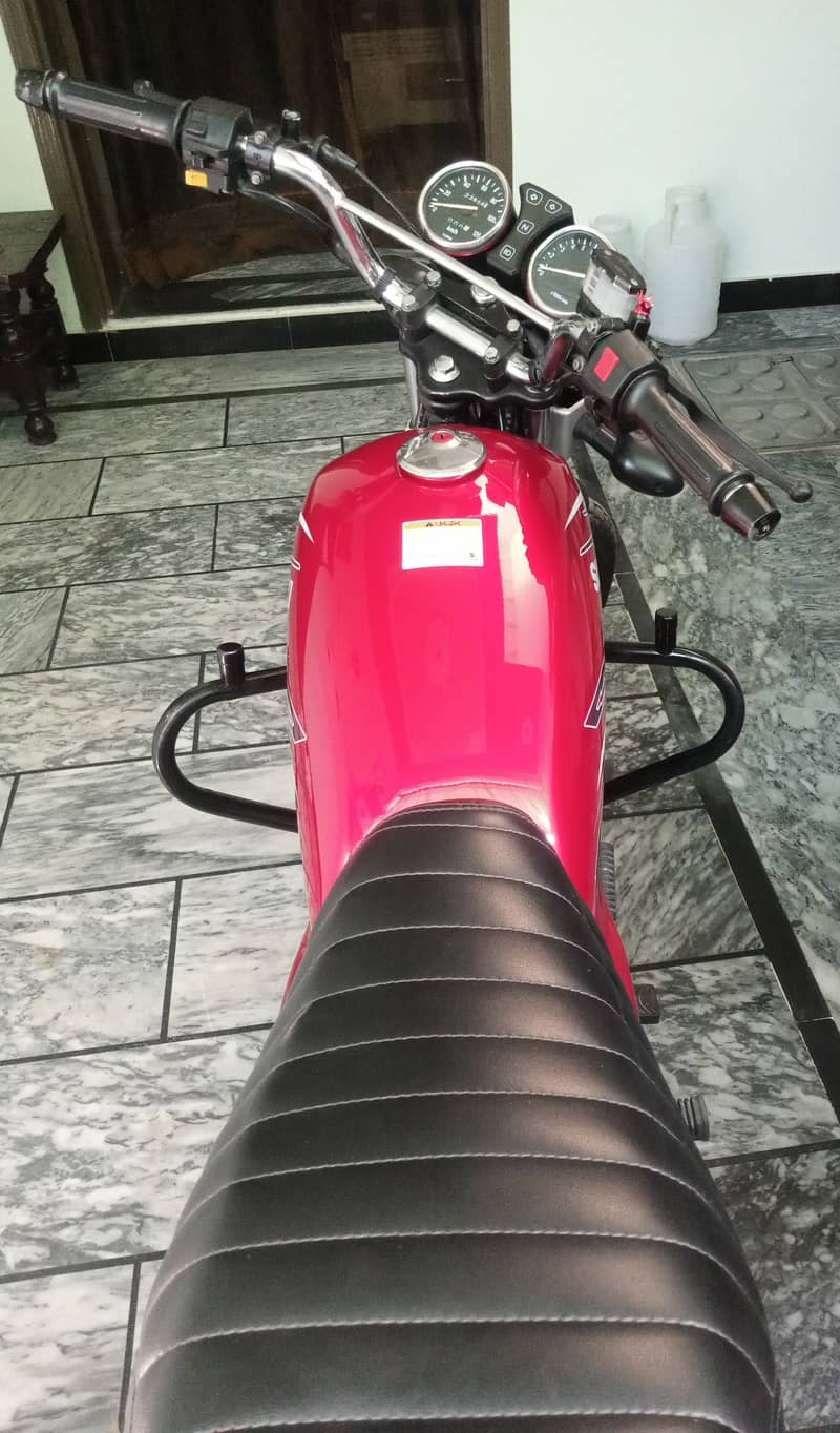 Suzuki GS 150 SE 2017 Red Colour 3