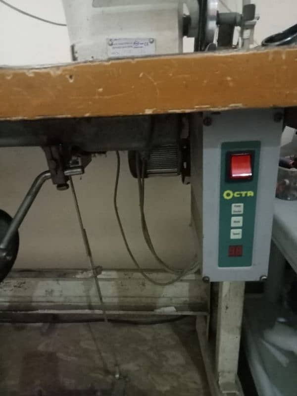 singer or overlock machine 3