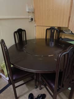 Dinning Table with 5 Chairs/5 seater dining table / 2 plastic chairs