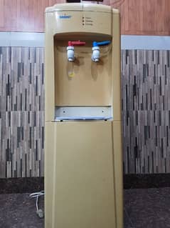 Orient dispenser + Fridge