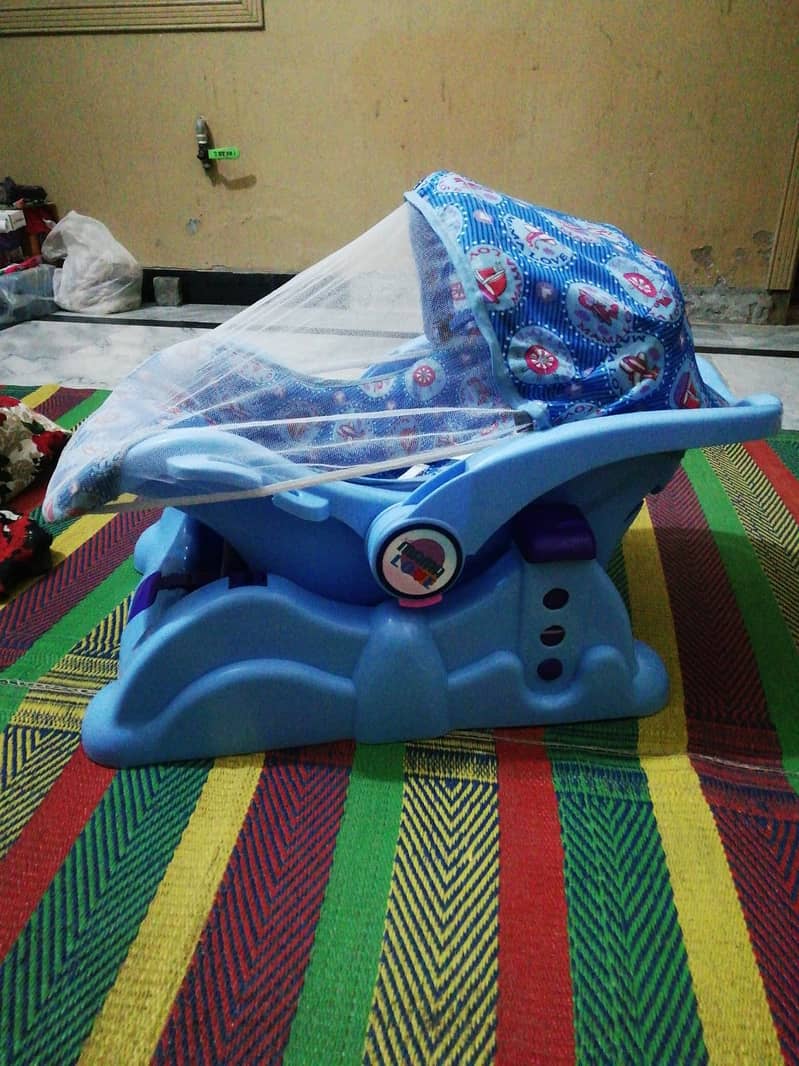 To sell Carry cot or baby cot 3