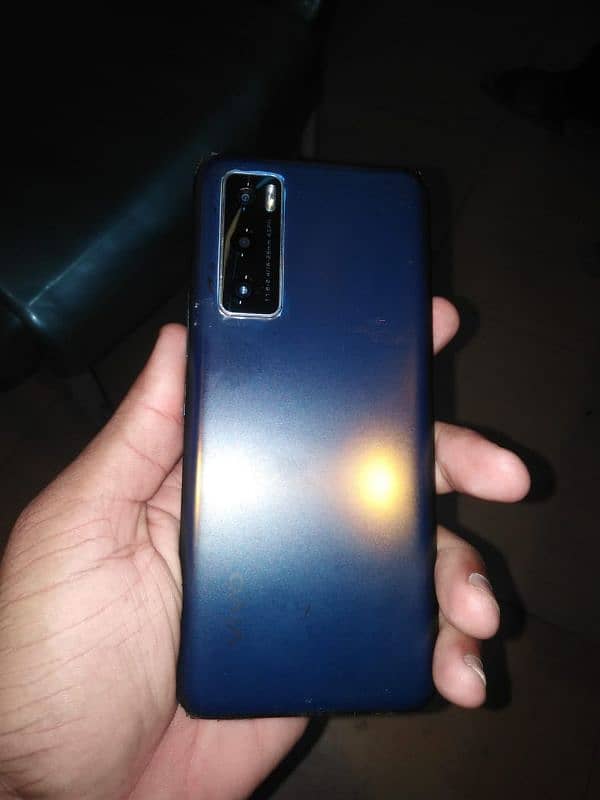 urgent sale mobile vivo model v20 e RAM 8 MEMORY 256 0