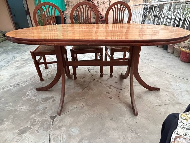 dining table of wood 4