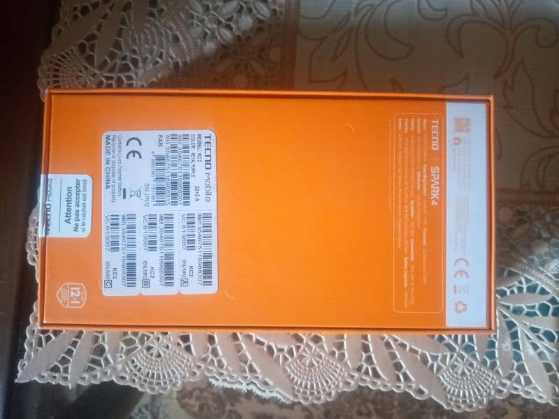 Tecno Spark 4 3/32 Complete Box (03071210280) 1