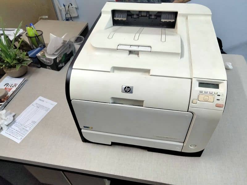 HP Laser  400 Color M451dn 0