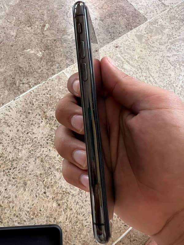 iPhone X 64 gb 6