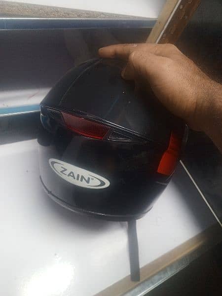 special helmet zain branded 2