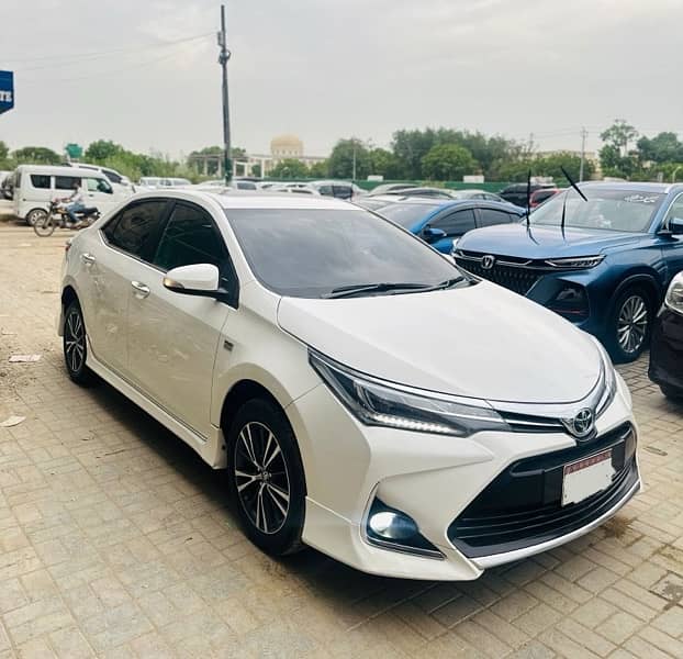 Toyota Altis Grande 2022/23 1