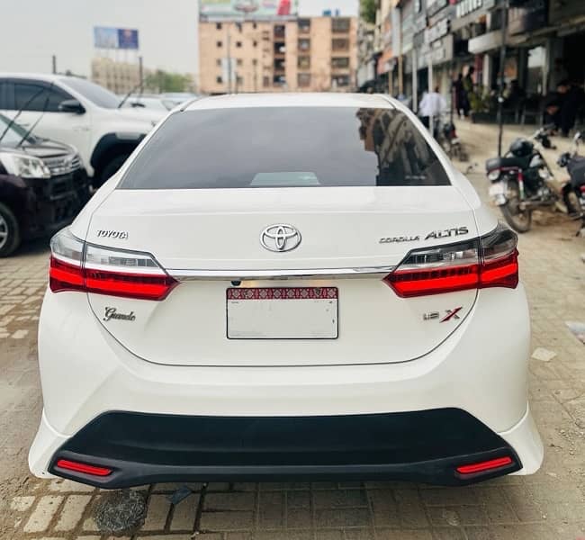 Toyota Altis Grande 2022/23 3