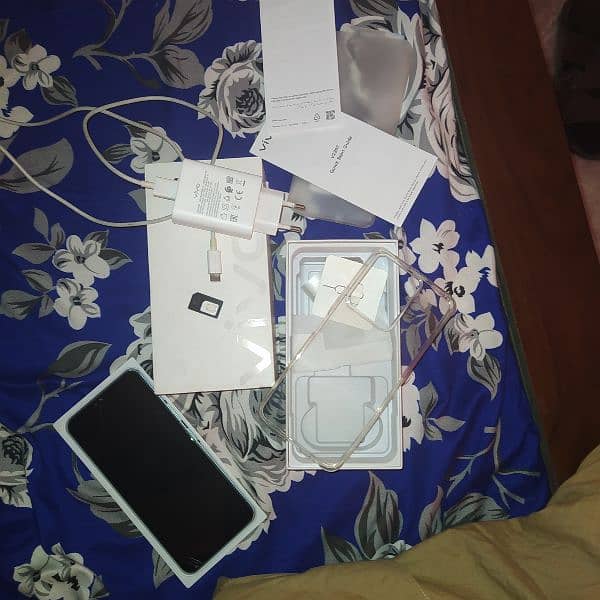 vivo y 22 with genuine box charger 0