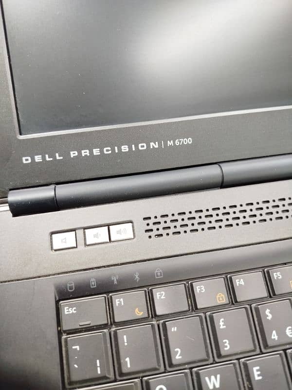 Dell Precision M6700 2gb graphics k3000M 1