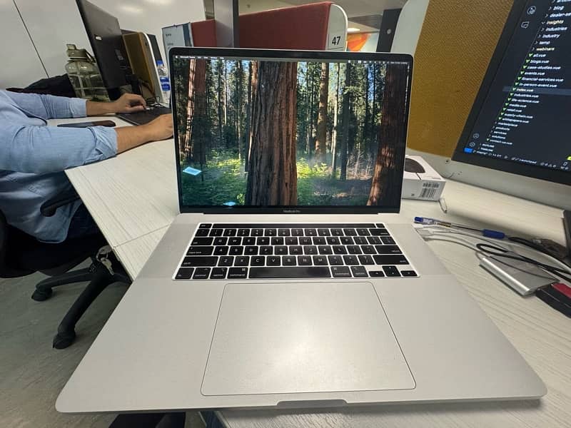 MacBook Pro 16 (2019) 0